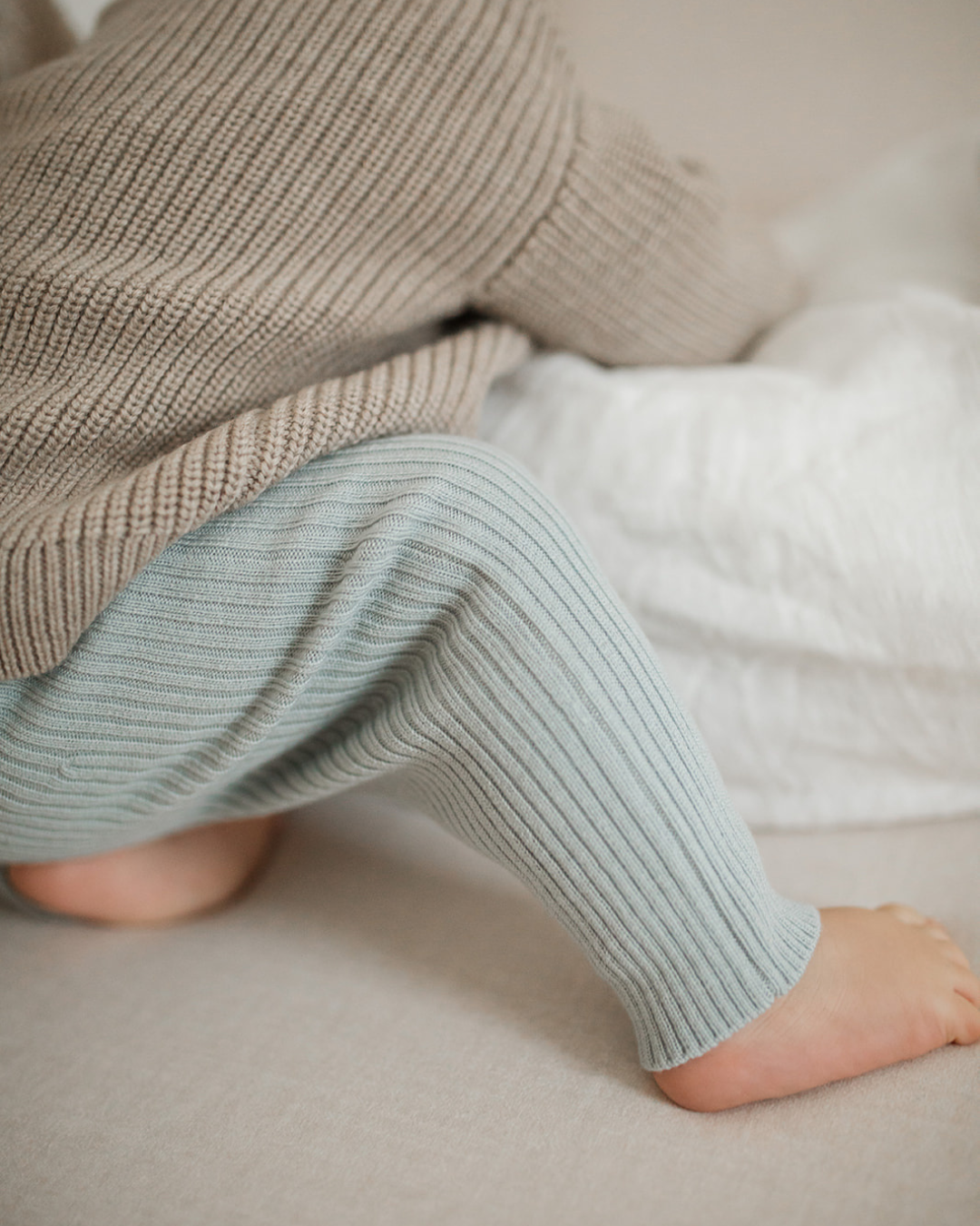 Strickhosen für Babys aus feiner Merinowolle
