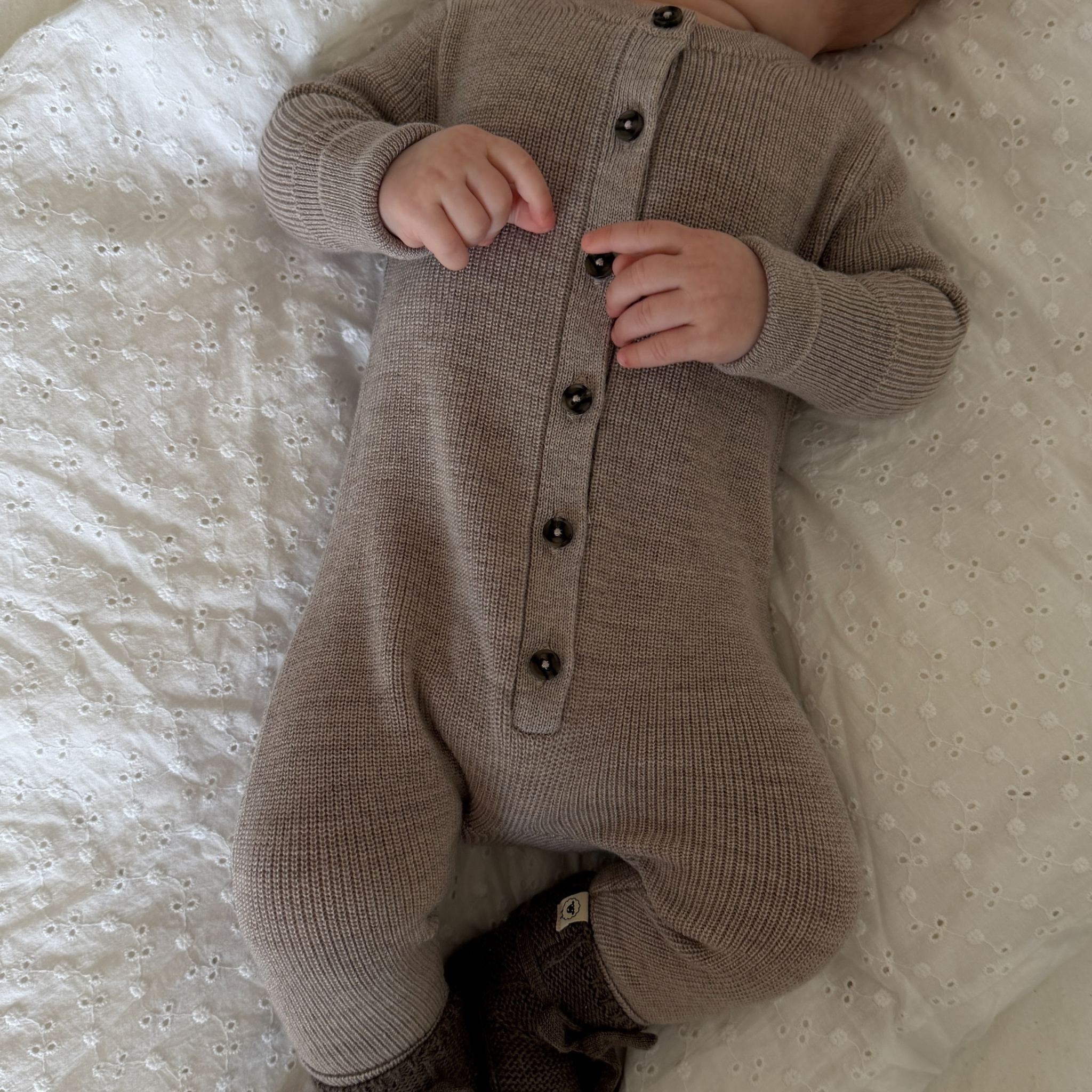 Strampler Thea in camel melange