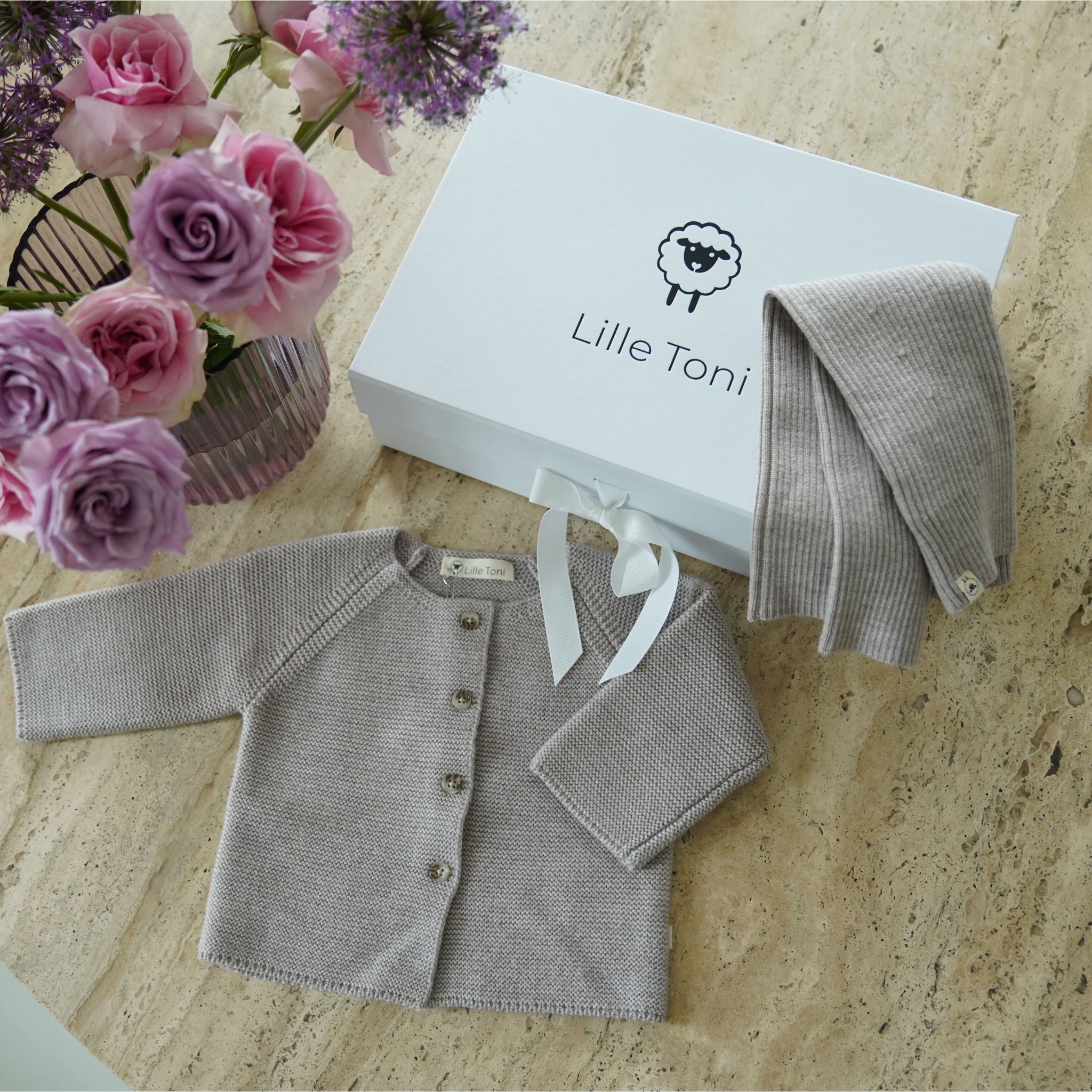 Geschenkset aus Cardigan "Emil" & Leggings "Finn" in camel melange