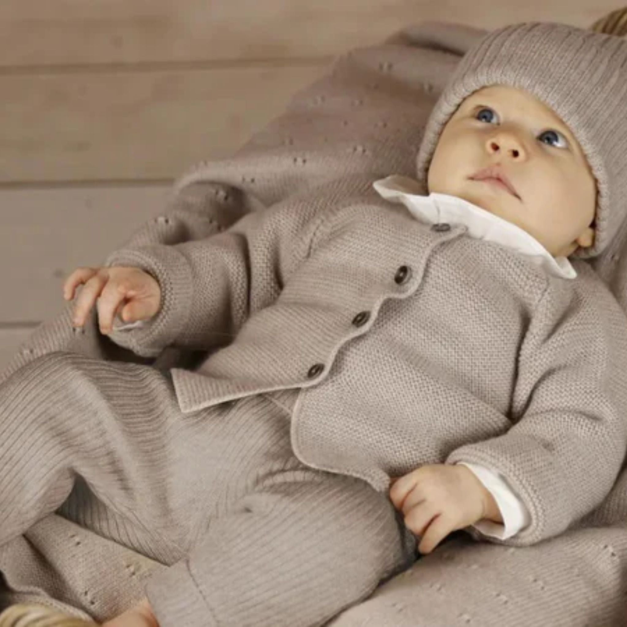 Geschenkset aus Cardigan "Emil" & Leggings "Finn" in camel melange