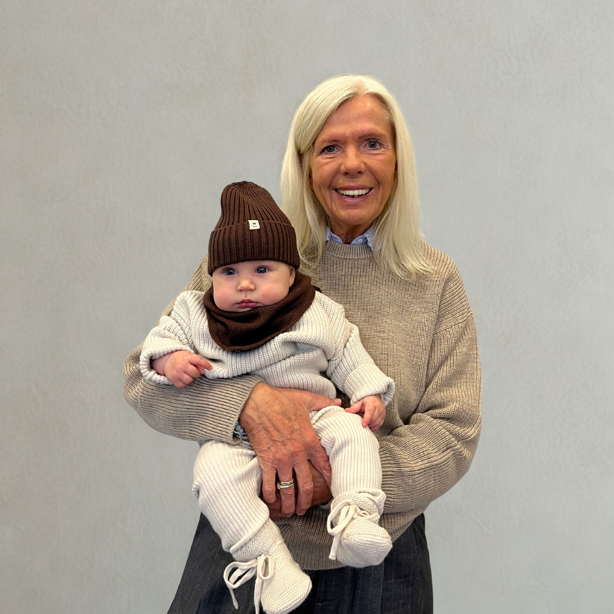 Elise triangular scarf in camel melange