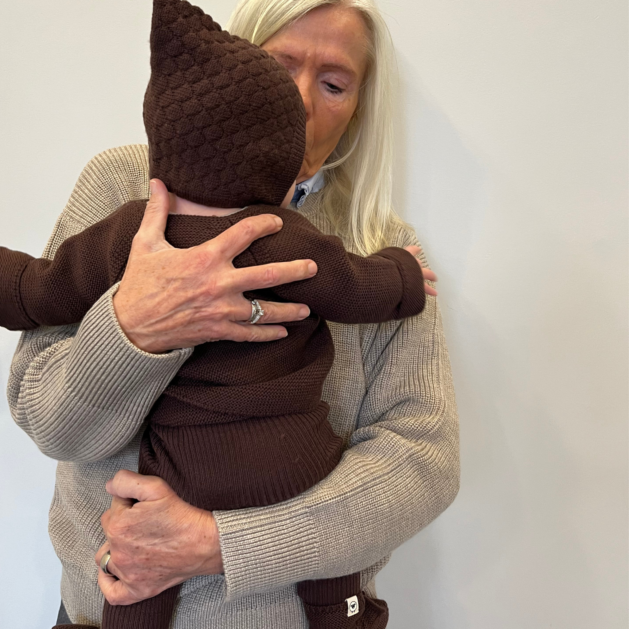 Baby bonnet "Ela" to tie in camel melange