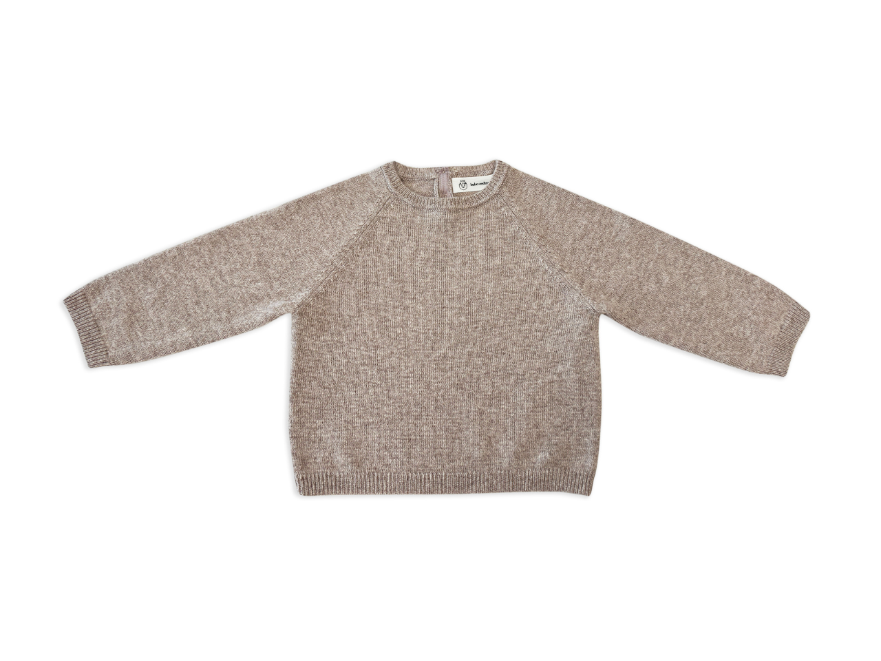 Unser kuschelweicher Pullover Pippa ist aus 100% feinstem Cashmere gestrickt. Der lockere Schnitt gibt dem Pullover einen lässigen Look, wirkt aber nicht zu oversized. Die kleine Knopfleiste auf der Rückseite erleichtert das An- und Ausziehen.