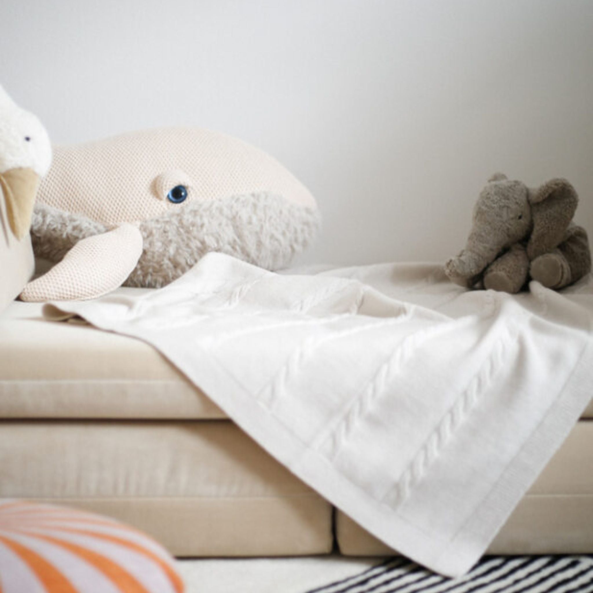 Blanket "Svea" with cable knit pattern in cream