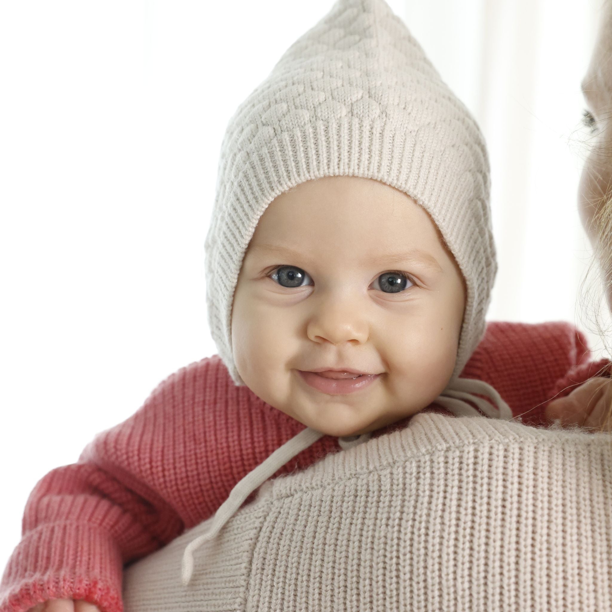 Babymütze "Ela" zum Binden in creme