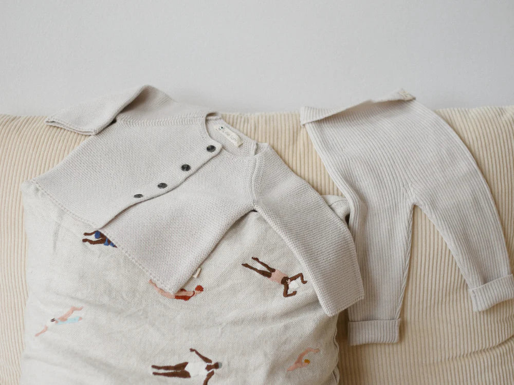 Geschenkset aus Cardigan "Emil" & Leggings "Finn" in creme