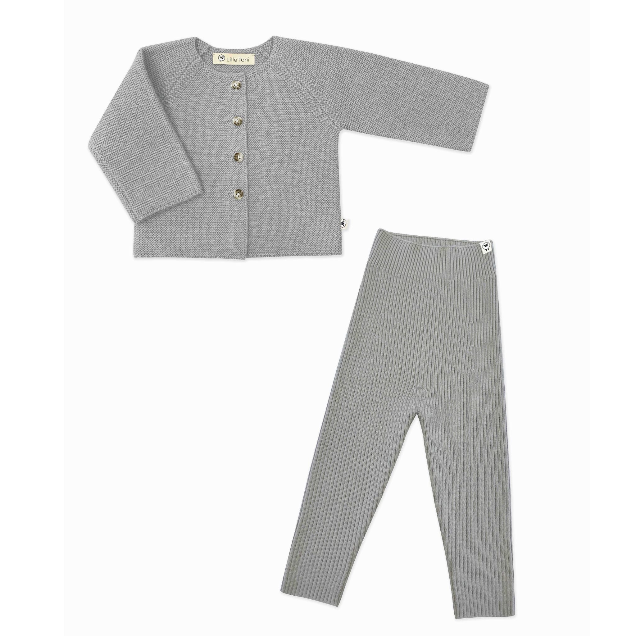 Geschenkset aus Cardigan "Emil" & Leggings "Finn" in dusty sage