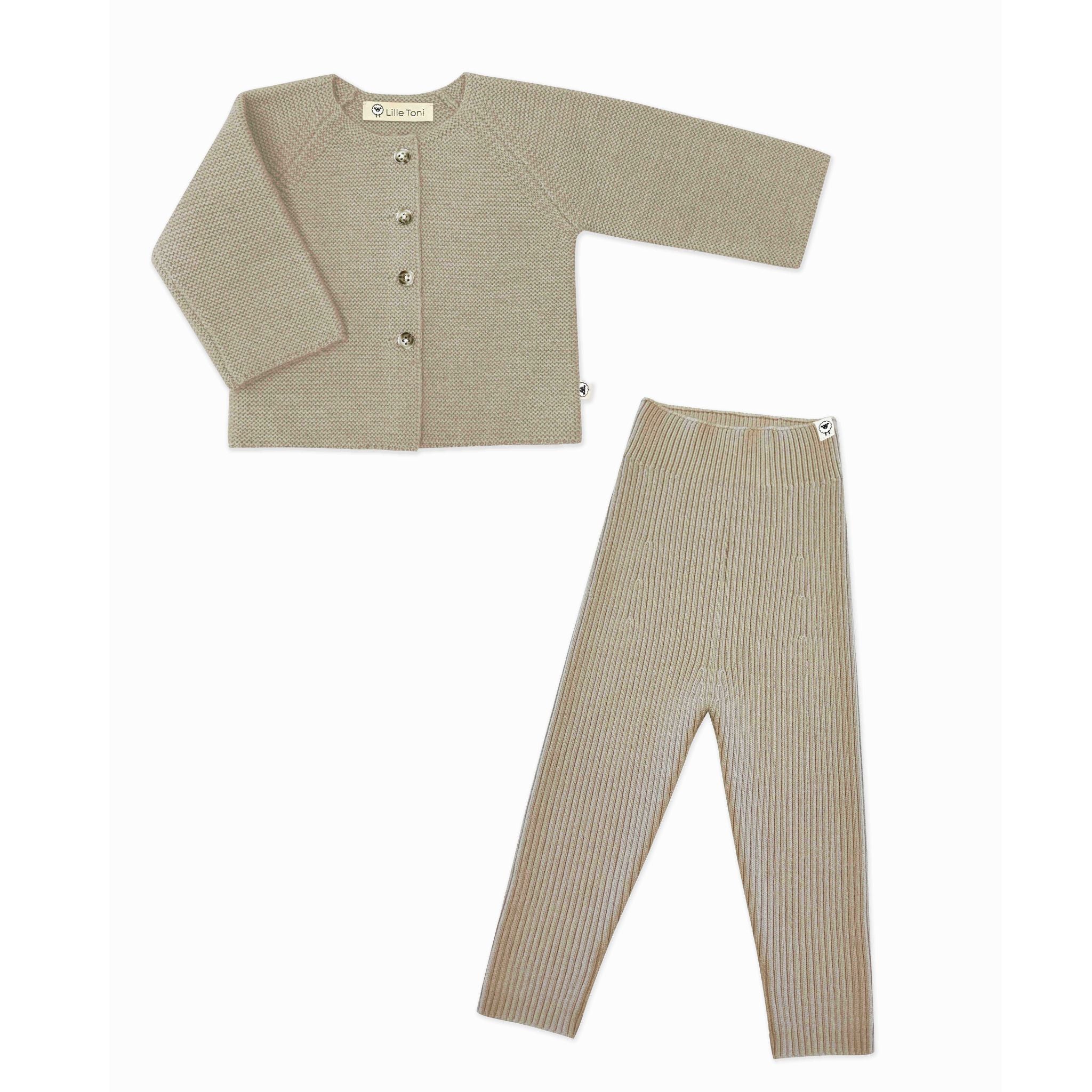 Geschenkset aus Cardigan "Emil" & Leggings "Finn" in new sand